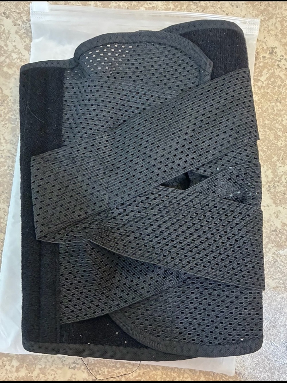New! Black (L) Knee Brace Designed everyday support, active movement & recovery.
